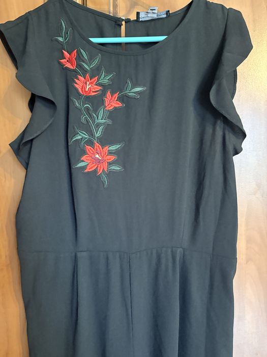 Kombinezon Dorothy Perkins 42 czarny jumpsuit kwiatki haft elegancki