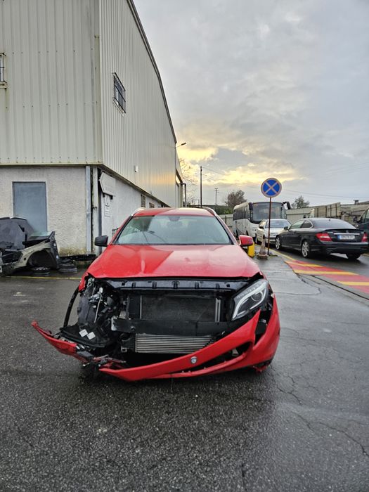 Mercedes-Benz GLA 200 CDi de 2014 para peças