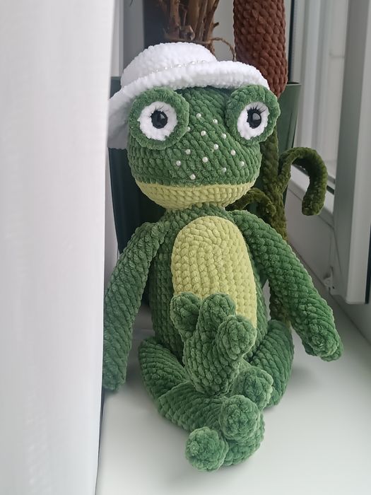 В'язана жаба. Іграшка жабка. Іграшки на замовлення