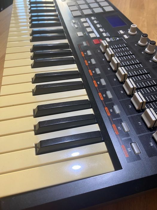 AKAI MPK49 Professional