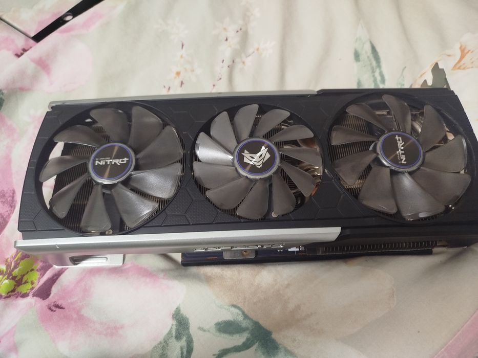Відеокарта rx5700xt