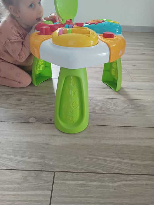 Stolik edukacyjny interaktywny