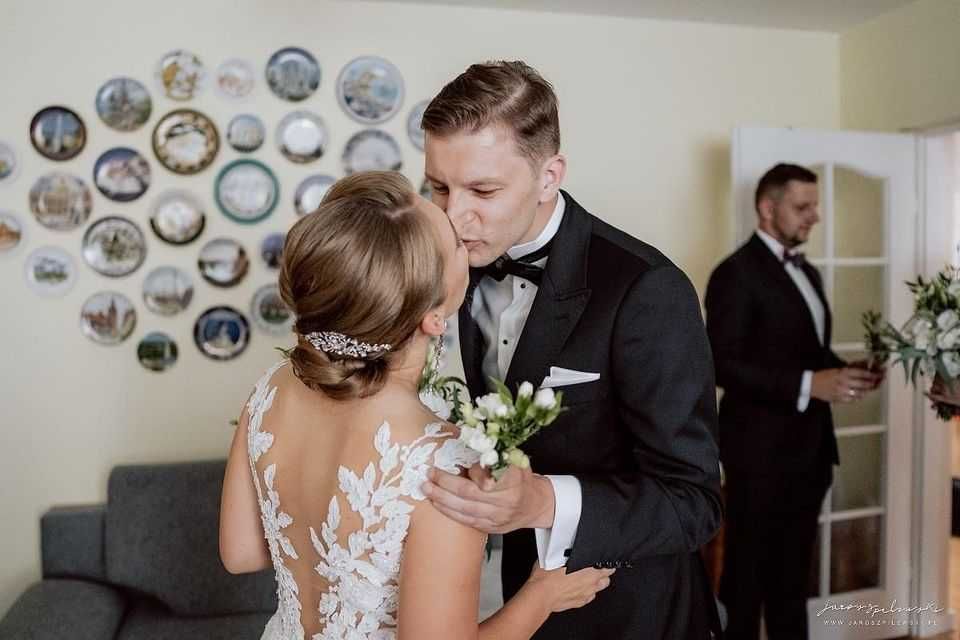 suknia ślubna z salonu bardzo ładna