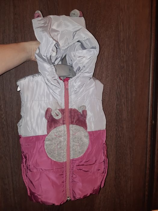 Продам теплую жилетку для девочки (от 6 мес до 3 лет)