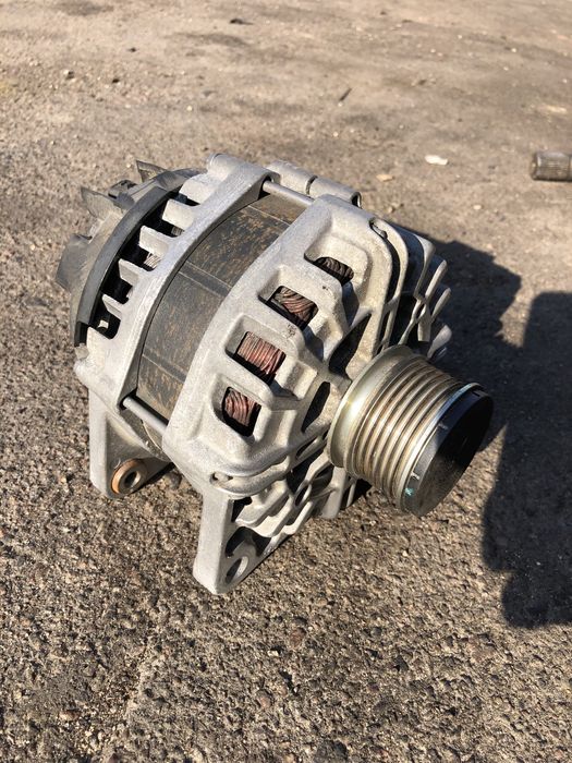 Генератор 231004402r Renault daster caprun megane clio nissan