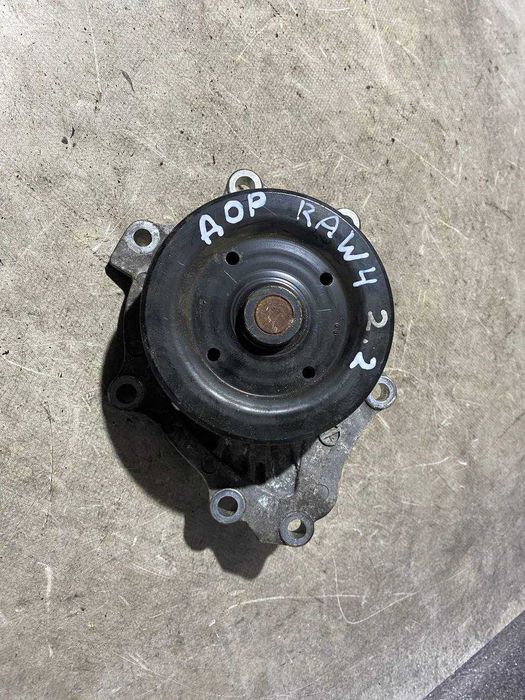 Водяна помпа насос охолодження Toyota RAV4 30 / Avensis T25 2.2d 2005-2012 1610029495