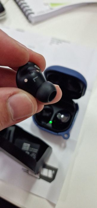 Galaxy buds pro pretos
