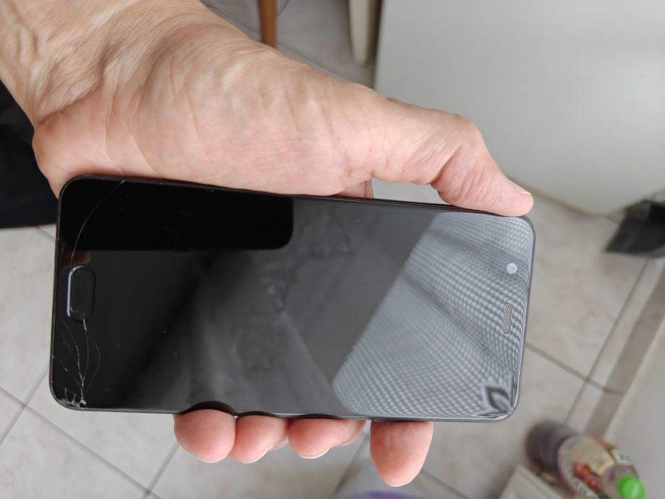 Sprzedam klasyczny smartfon Huawei P10. 4/64.Stan bdb.