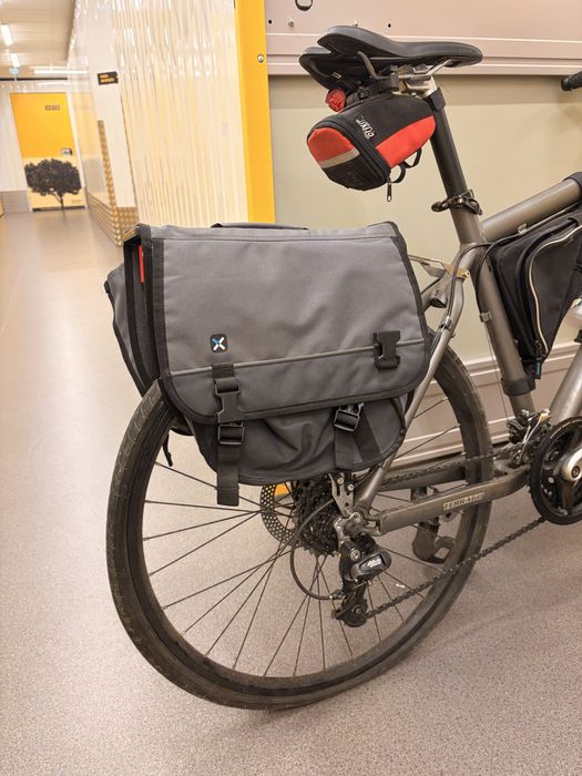 Bicicleta com acessorios