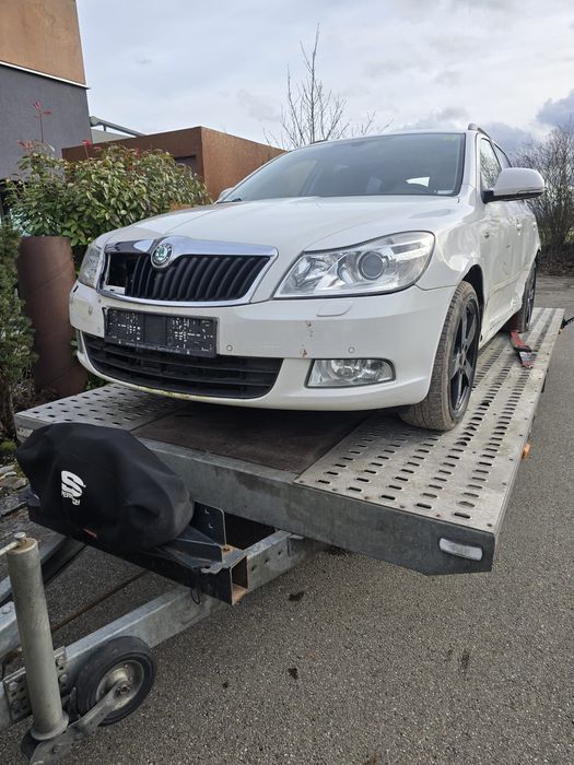 Skoda Octavia II 1.8 TFSI TSI CDAA zderzak błotnik drzwi fotele części