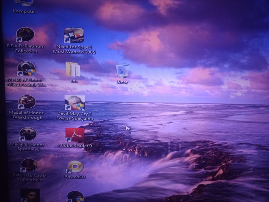 Laptop z grami Tomb raider Fear Devil may cry Quake ssd 256