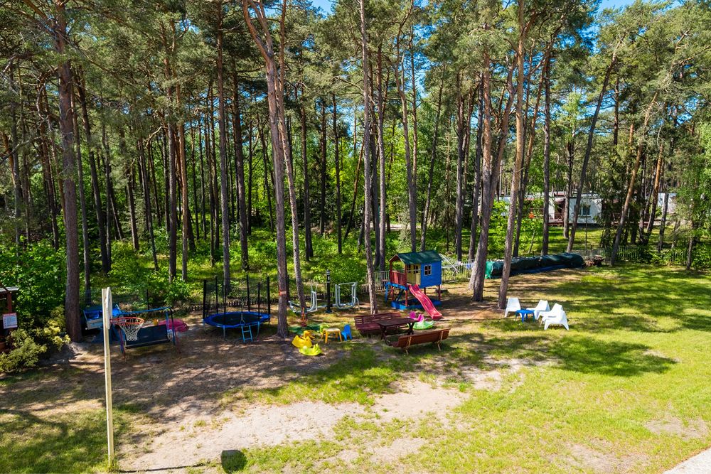 Łeba BLISKO MORZA- Pokoje, Apartamenty, Studia położony w lasku sosnowym!