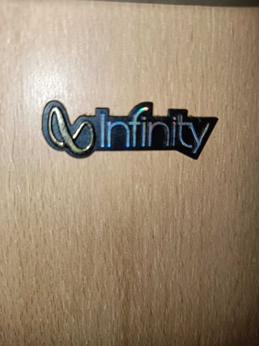 Colunas de chão - Infinity Beta 50