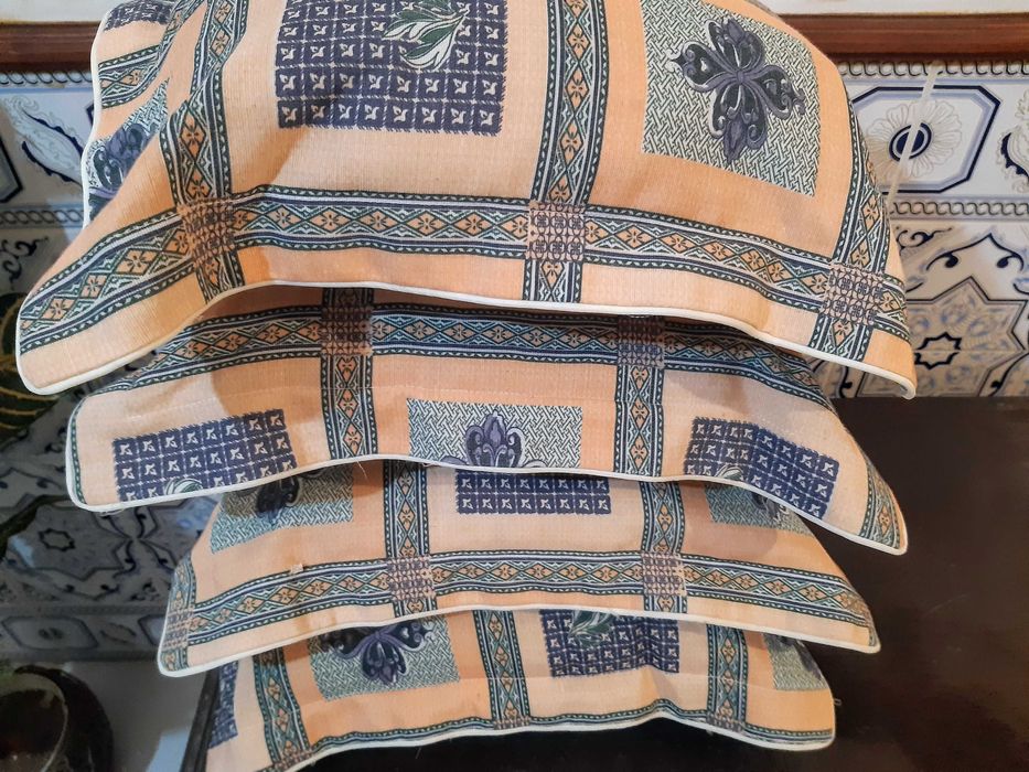 Conjunto 4 almofadas, nunca usadas