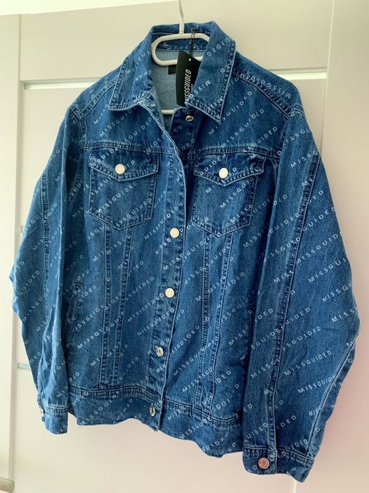 Nowa jeansowa dżinsowa kurtka missguided napisy
