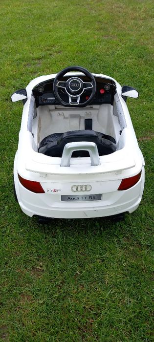 Samochód na akumulator Audi