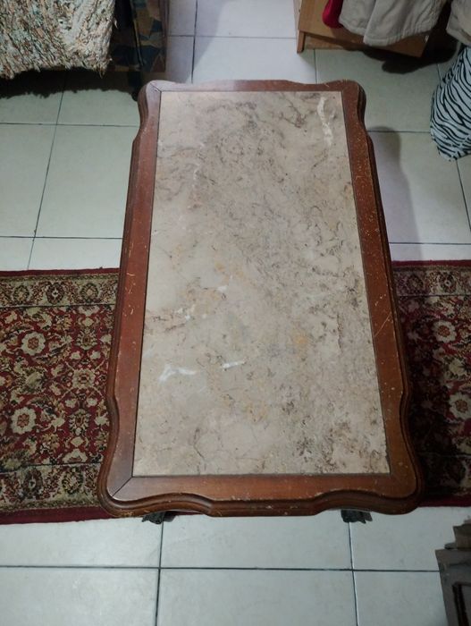 Vendo mesa muito bonita para sala