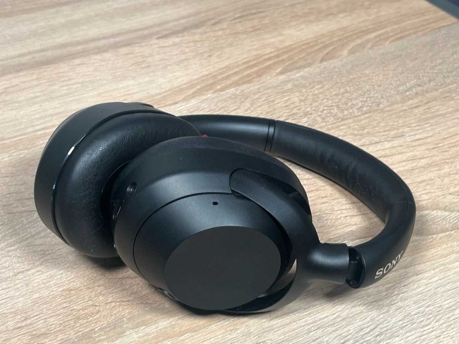 Безпровідні навушники SONY ULT Wear Black