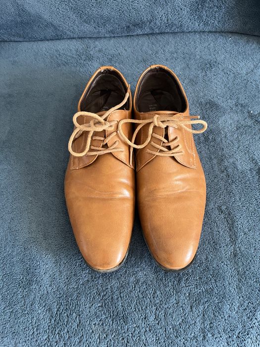 Vendo sapatos  de homem tom camel tamanho 41