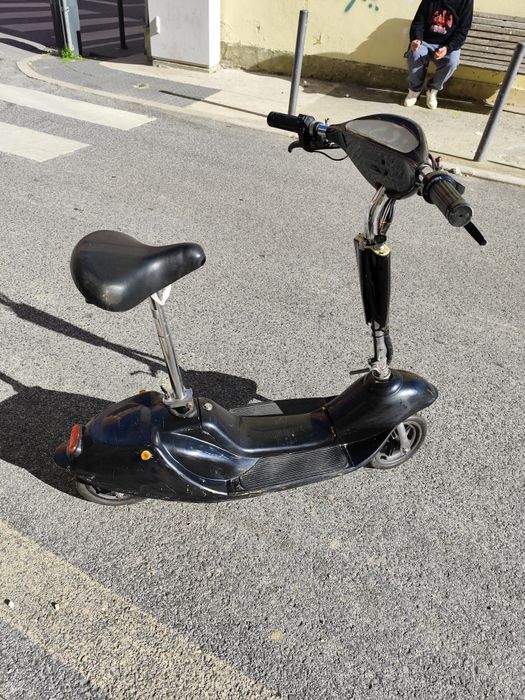 Scuter elétrica isenta 24v bateria de lítio