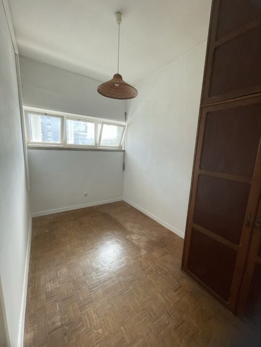 T3 para arrendamento em Benfica (Califa) - 4•Andar