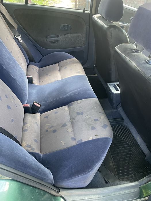 Mitsubishi Carisma 2002р
