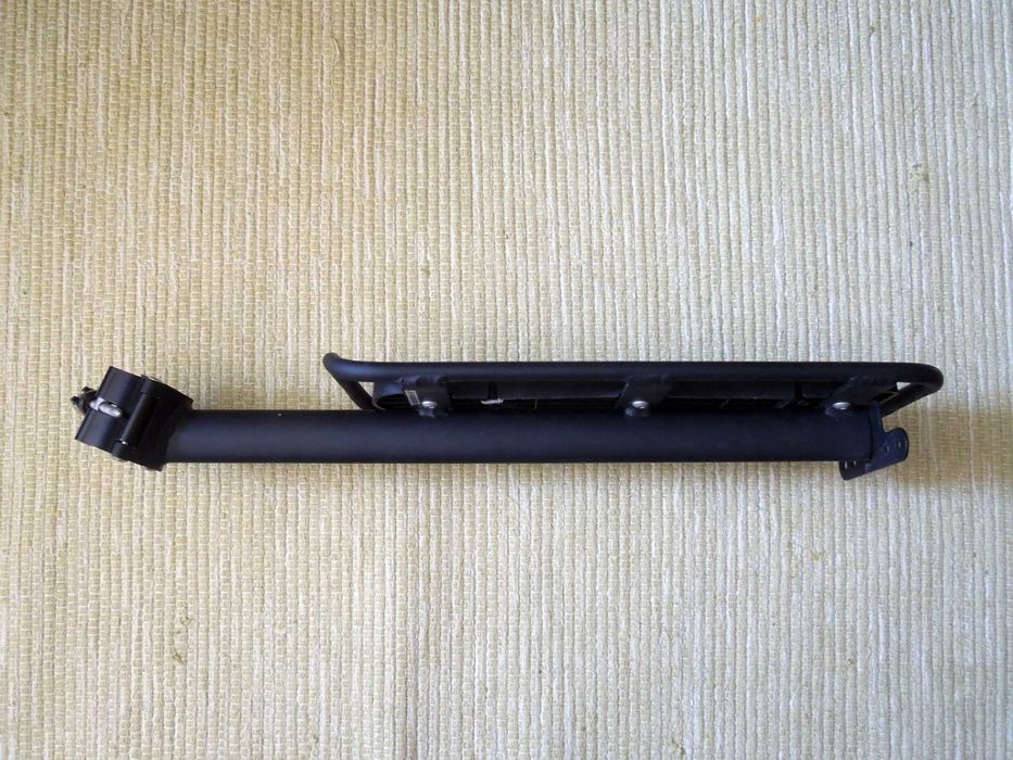 Porta bagagem de espigão de selim B´Twin 300 da Decathlon - em óptimo estado - ideal para BTT/MTB