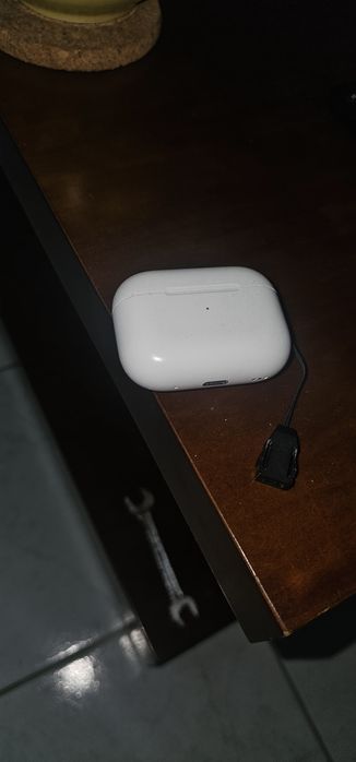 Airpods pro 2 com algum desgaste mas a funcionar a 100%