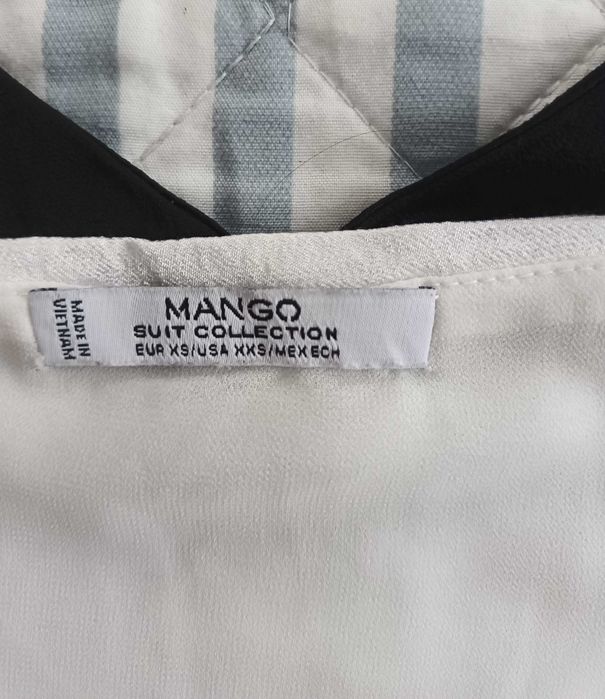 Blusa branca e preta - Mango
