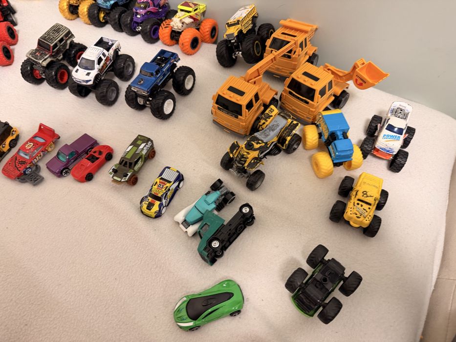 HotWheels, Хотвілс машинки монстртраки