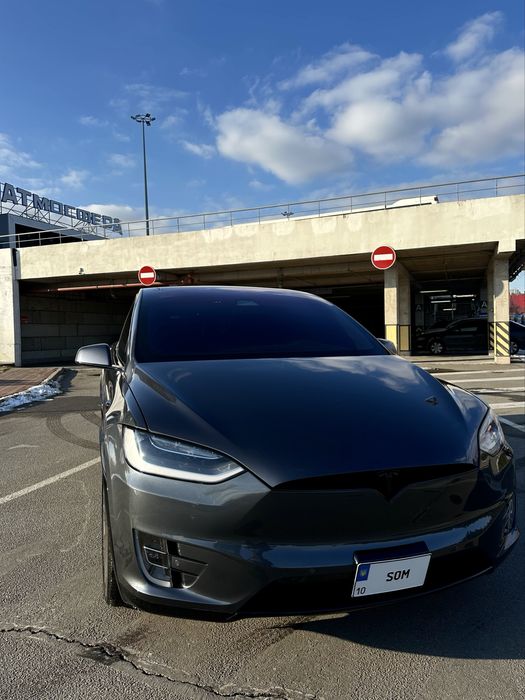 Tesla model X 2019