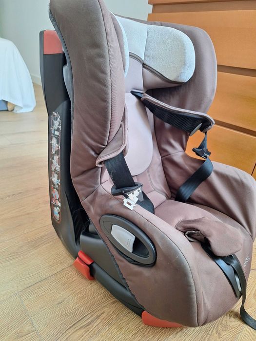Cadeira Bebeconfort Axiss, grupo 1 com Isofix (RODA 90°)