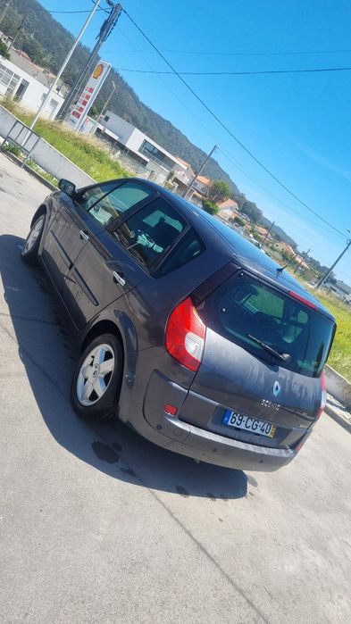 Carro em otimo estado bem conservado