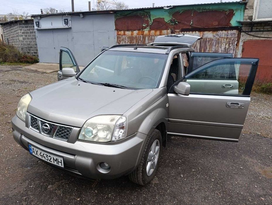 Продам NISSAN X-TRAIL T30 2.5 4WD