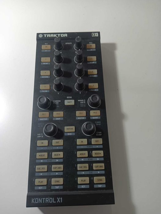 NATIVE INSTRUMENTS.Para desocupar.Em bom estado64553303605635123