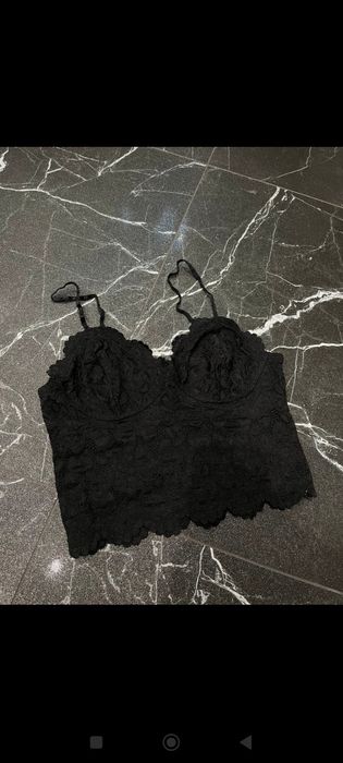 Top czarny z koronką