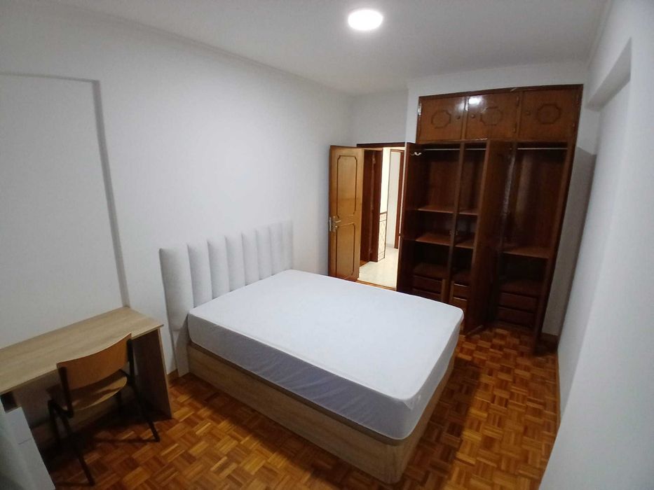 Aluga-se Quartos em casa partilhada -Reboleira - Amadora