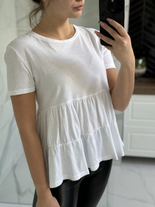 Biała koszulka z falbankami damska