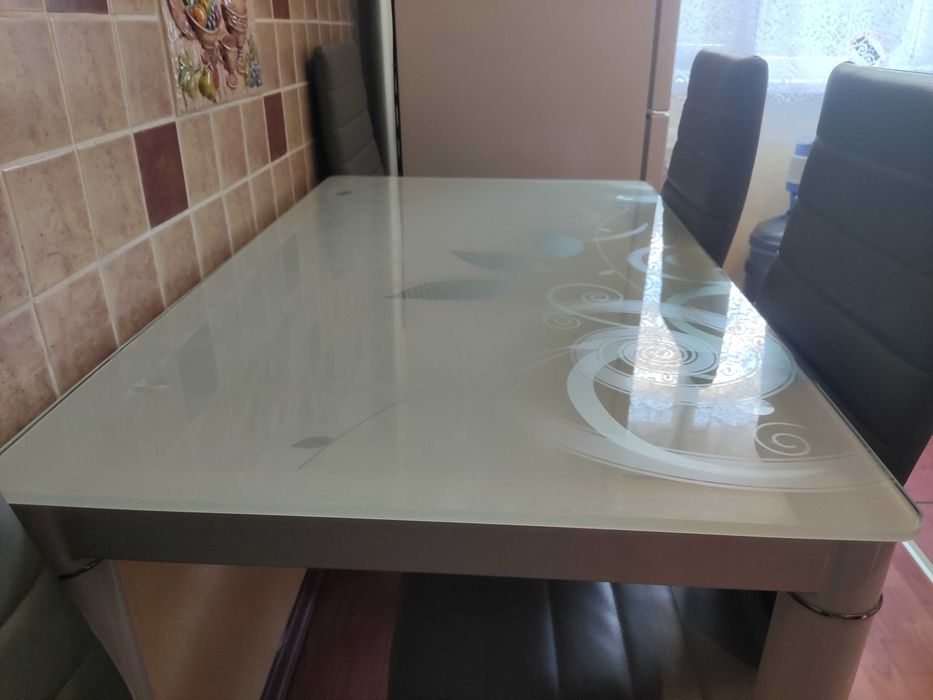 Кухонный стеклянный стол + стулья