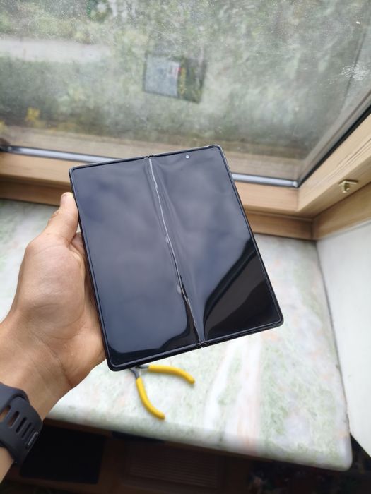 Samsung Galaxy z fold 2 uszkodzony