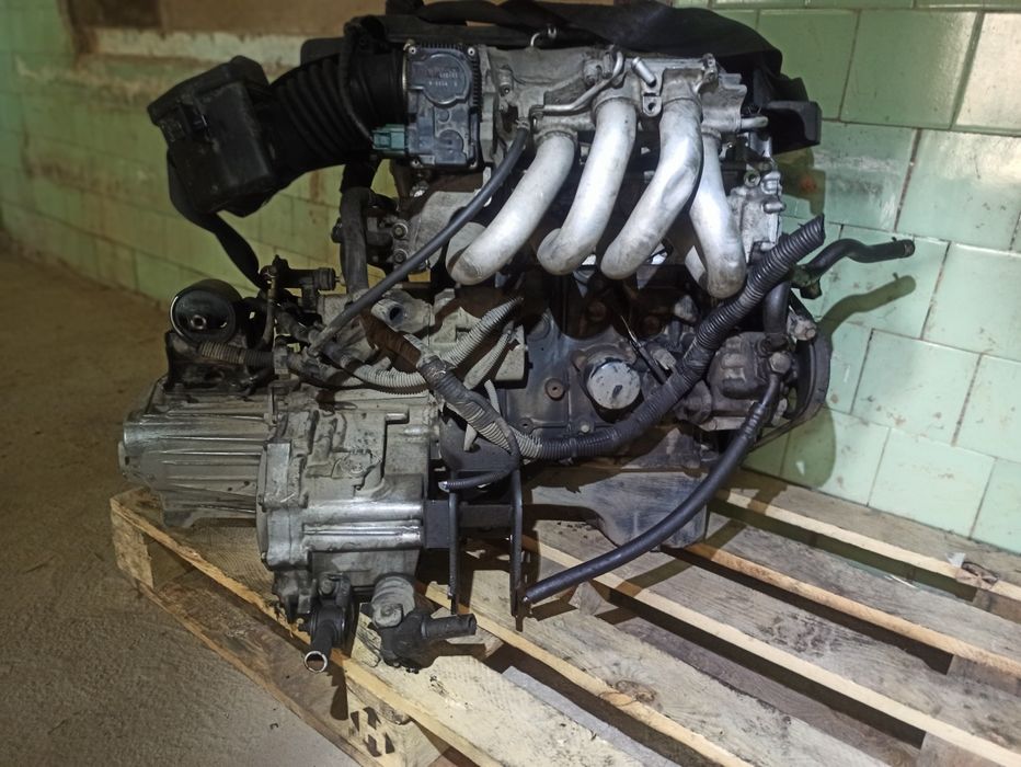 Двигун мотор двигатель QG18 1.8 16v Nissan Sunny Almera Primera Sentra