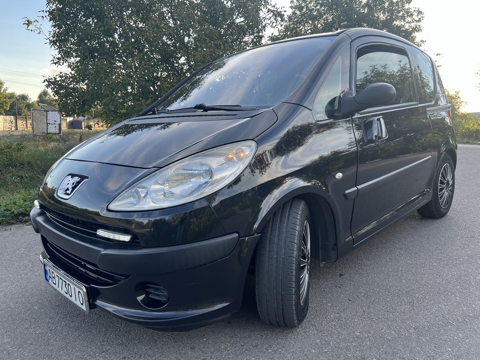 Peugeot 1007, 2005р.в. 1.4 бензин, механіка