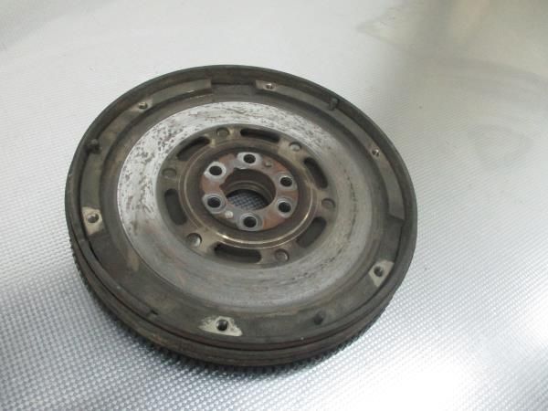 Volante do motor VOLKSWAGEN Passat (3B2)
