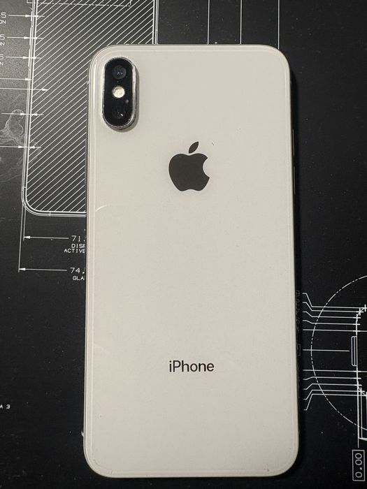 Корпус iPhone XS у зборі