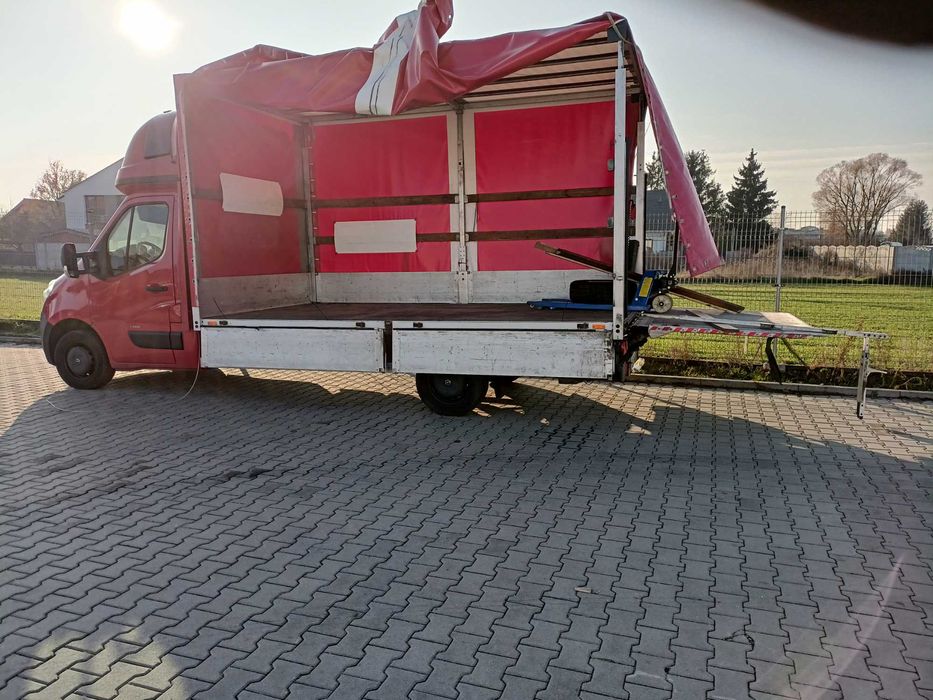 Wynajem busa plandeka Dostawcze z winda wynajem Wynajem busa Winda Bus