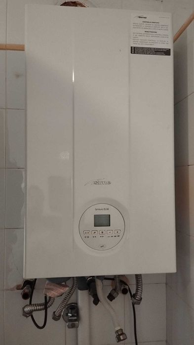 Caldeira a gás natural + aquecedores de parede