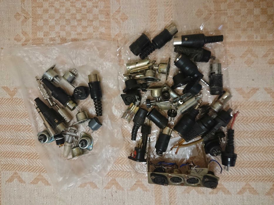 Запчасти радиодетали,разъёмы,шнуры,элем.ЛПМ,пассики,др