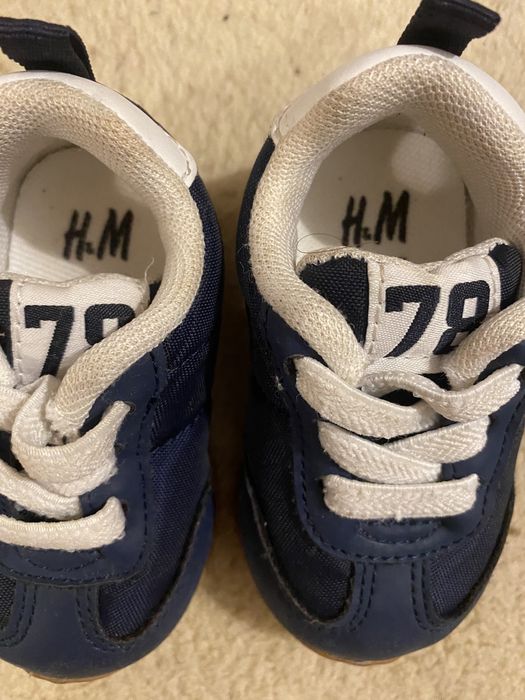 Ténis para Bebé, Marca H&M, Tamanho 16/17