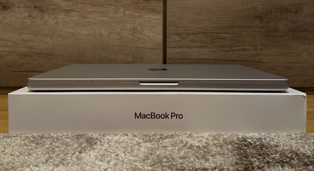 Apple MacBook M1 Pro 16" 16GB RAM 512 SSD (ідеальний стан)