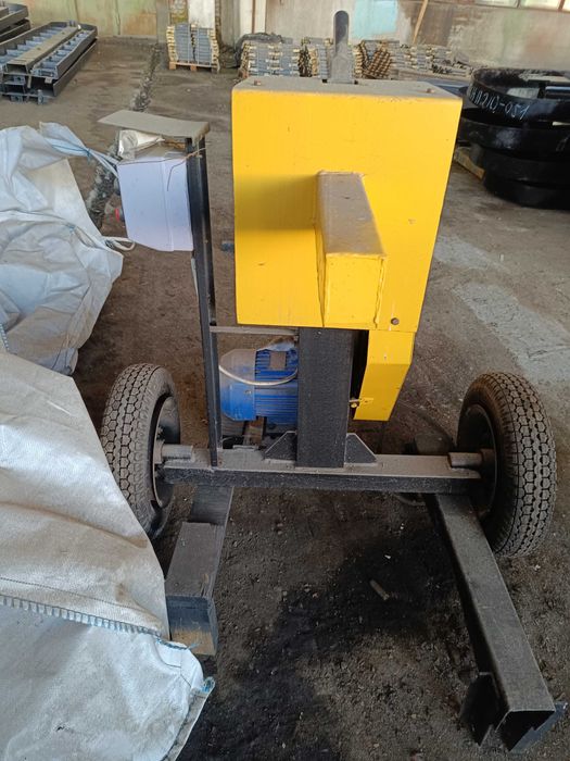 дровокол рейковий, колун